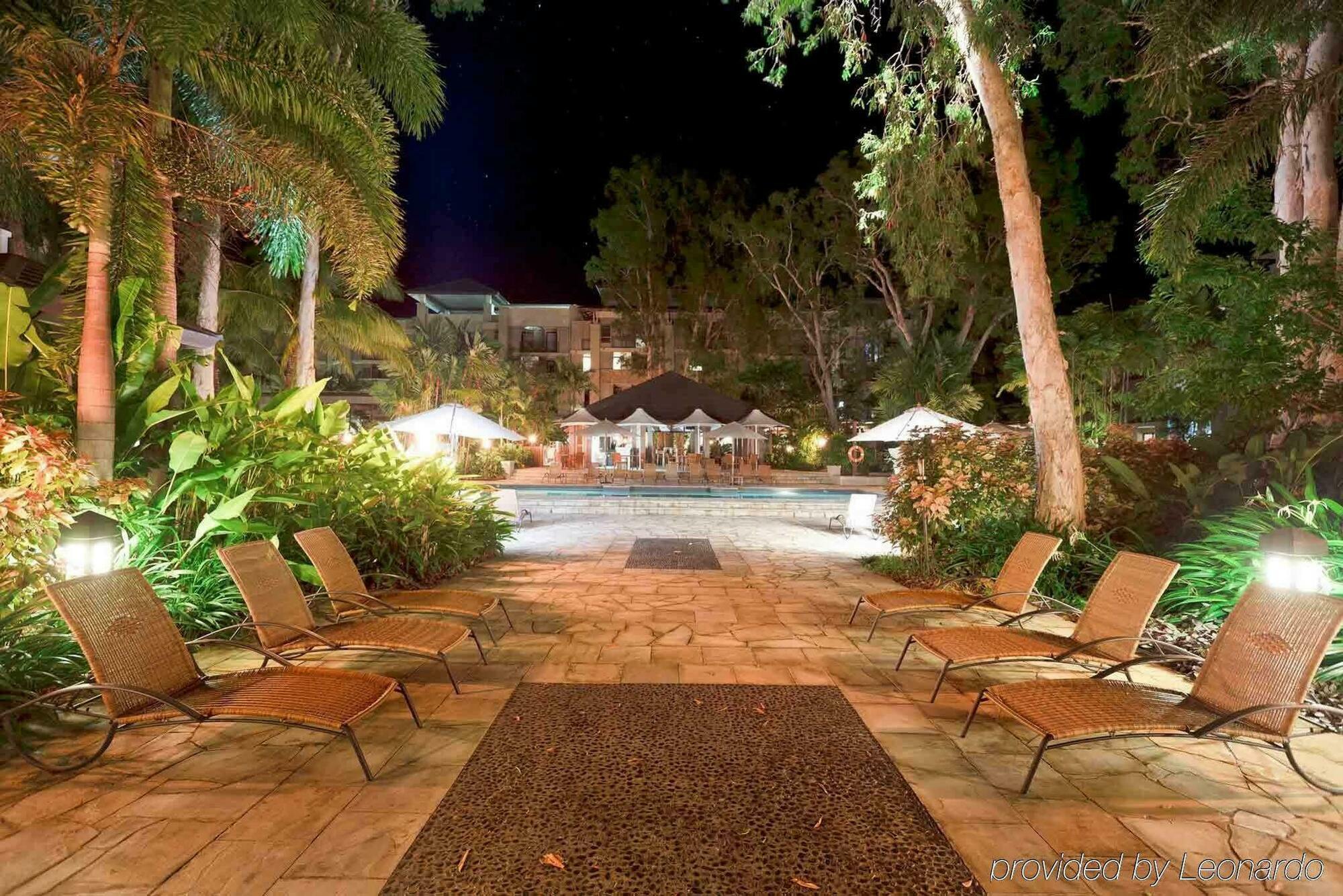 Pullman Palm Cove Sea Temple Resort & Spa Exterior photo
